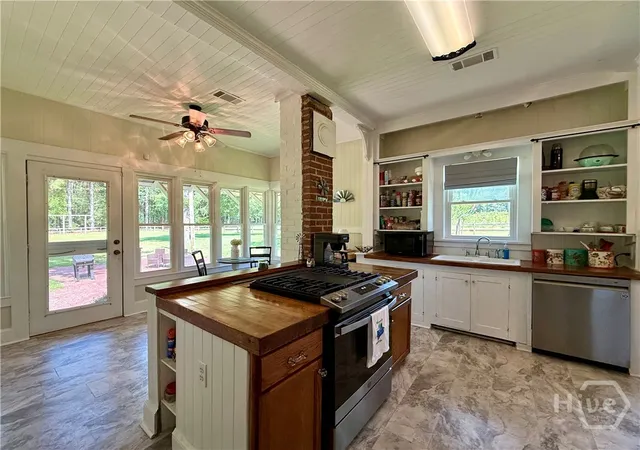 Photo 4 of Single family home for sale at 1693 Burtons Fry Hwy, Sylvania, GA 30467 | MLS# SA360862 | Listing updated on 2026-09-15
