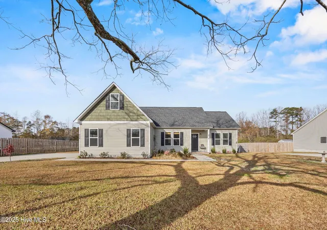Single family home for sale at 914 Haw Branch Rd, Beulaville, NC 28518 | MLS# 100597659
