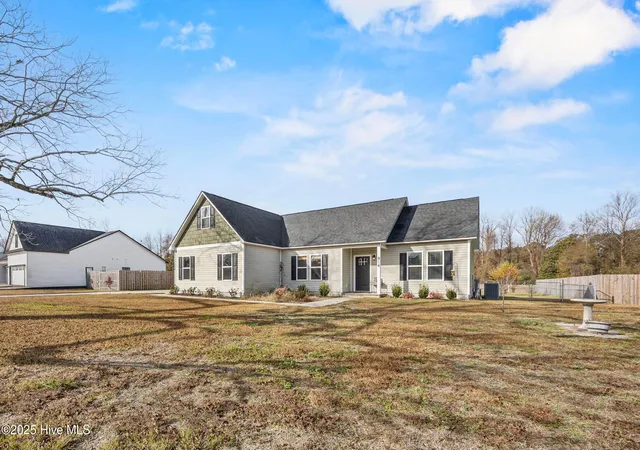 Photo 2 of Single family home for sale at 914 Haw Branch Rd, Beulaville, NC 28518 | MLS# 100597659 | Listing updated on 2026-10-02