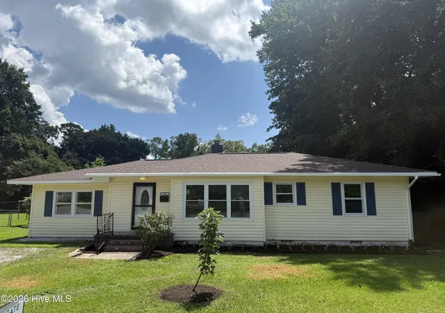 Photo 1 of Single family home for sale at 18 White Oak St, Jacksonville, NC 28540 | MLS# 100593767 | Listing updated on 2026-09-29