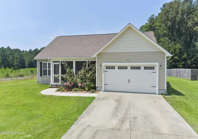 Photo 1 of Single family home for sale at 113 Quail Holw Dr, Jacksonville, NC 28540 | MLS# 100597109 | Listing updated on 2026-09-19