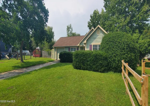 Photo 4 of Single family home for sale at 3221 Whitewood Way, Castle Hayne, NC 28429 | MLS# 100588518 | Listing updated on 2026-08-31