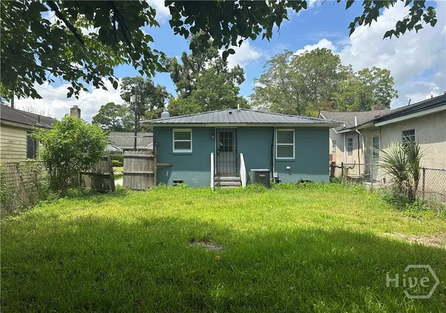 Photo 3 of Single family home for sale at 112 Norton St, Savannah, GA 31415 | MLS# SA363369 | Listing updated on 2026-08-27