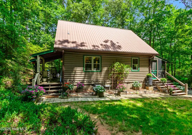 Photo 1 of Single family home for sale at 317 W Hills Dr, Murphy, NC 28906 | MLS# 100597352 | Listing updated on 2026-08-19