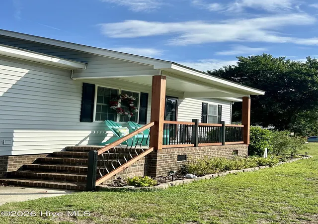 Photo 2 of Single family home for sale at 104 Chelsea Dr, Snow Hill, NC 28580 | MLS# 100577413 | Listing updated on 2026-08-22