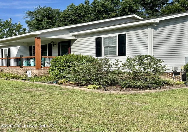 Photo 3 of Single family home for sale at 104 Chelsea Dr, Snow Hill, NC 28580 | MLS# 100577413 | Listing updated on 2026-08-22