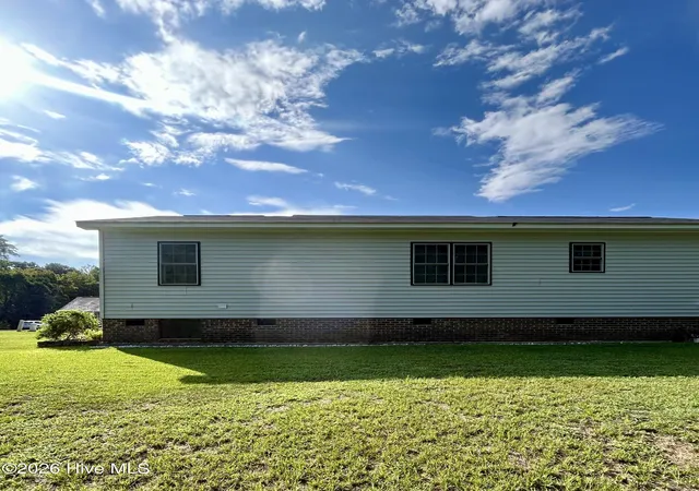 Photo 3 of Single family home for sale at 104 Chelsea Dr, Snow Hill, NC 28580 | MLS# 100577413 | Listing updated on 2026-08-22