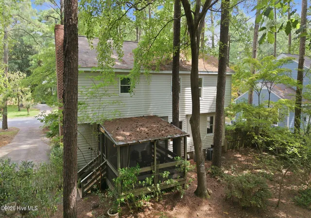 Photo 3 of Single family home for sale at 213 Woodhaven Rd, Greenville, NC 27834 | MLS# 100595084 | Listing updated on 2026-09-16