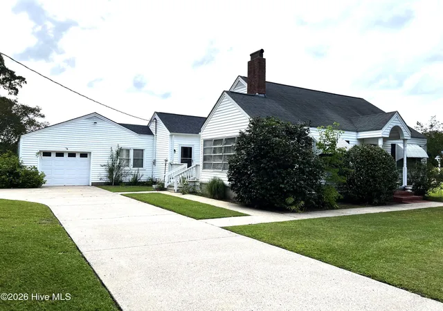 Photo 3 of Single family home for sale at 167 Lake Rd, Newport, NC 28570 | MLS# 100558538 | Listing updated on 2026-10-28