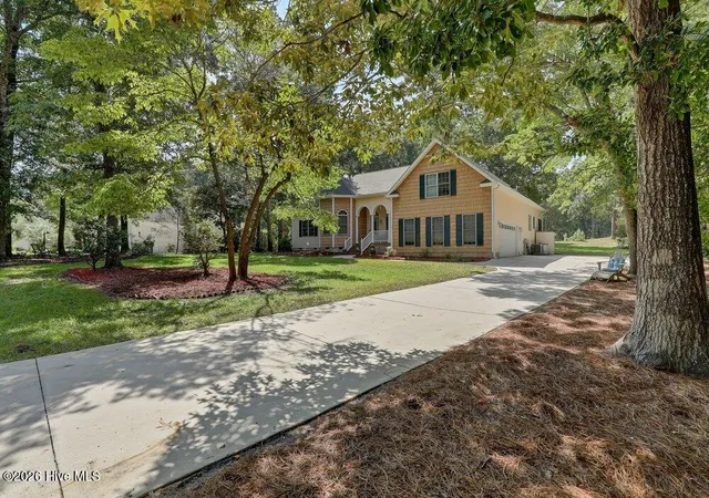 Photo 2 of Single family home for sale at 615 Ravenswood Rd, Hampstead, NC 28443 | MLS# 100598014 | Listing updated on 2026-09-20