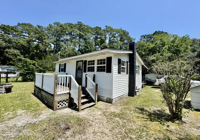 Photo 3 of Single family home for sale at 136 Floyd Pond Ln, Richlands, NC 28574 | MLS# 100592266 | Listing updated on 2026-09-14