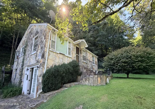 Photo 3 of Single family home for sale at 107 Cherokee Ave, Andrews, NC 28901 | MLS# 100598760 | Listing updated on 2026-08-25