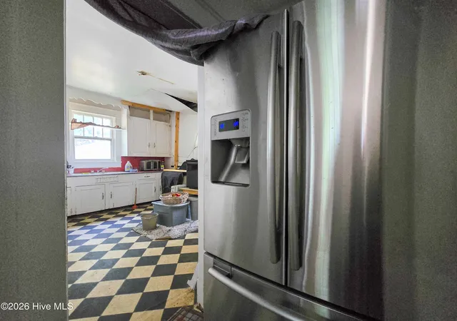 Photo 4 of Single family home for sale at 807 N Road St, Elizabeth City, NC 27909 | MLS# 100598557 | Listing updated on 2026-08-25