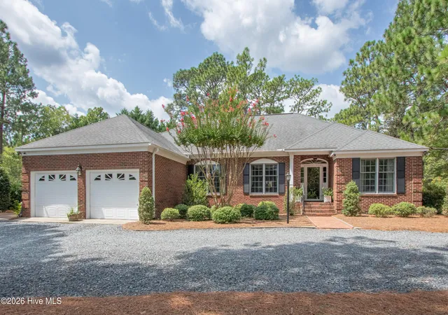 Photo 2 of Single family home for sale at 7 Overcup Ln, Pinehurst, NC 28374 | MLS# 100599235 | Listing updated on 2026-09-04