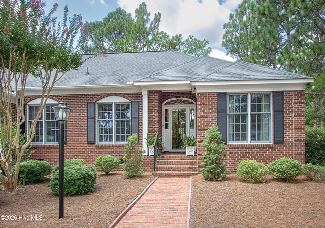 Photo 3 of Single family home for sale at 7 Overcup Ln, Pinehurst, NC 28374 | MLS# 100599235 | Listing updated on 2026-09-19