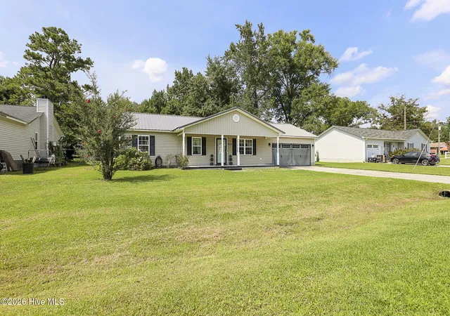 Photo 2 of Single family home for sale at 102 Turtle Crk Ct, Jacksonville, NC 28540 | MLS# 100597005 | Listing updated on 2026-09-30
