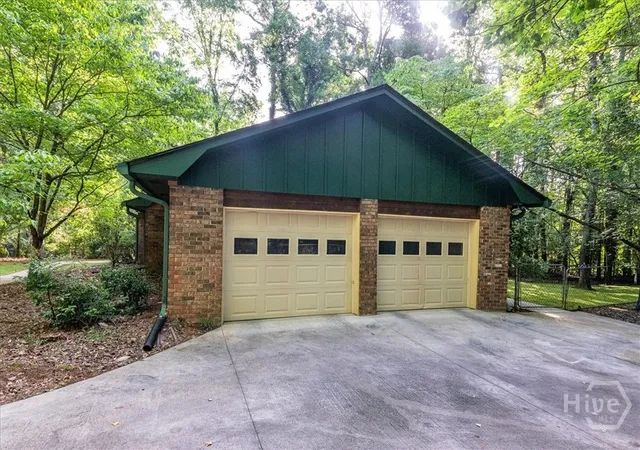 Photo 3 of Single family home for sale at 115 Crestwood Dr, Athens, GA 30605 | MLS# CL360980 | Listing updated on 2026-08-21
