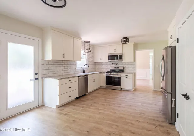 Photo 2 of Single family home for sale at 1003 Bateman Dr, Elizabeth City, NC 27909 | MLS# 100594804 | Listing updated on 2026-09-17