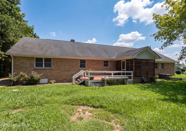 Photo 4 of Single family home for sale at 1003 Bateman Dr, Elizabeth City, NC 27909 | MLS# 100594804 | Listing updated on 2026-10-01