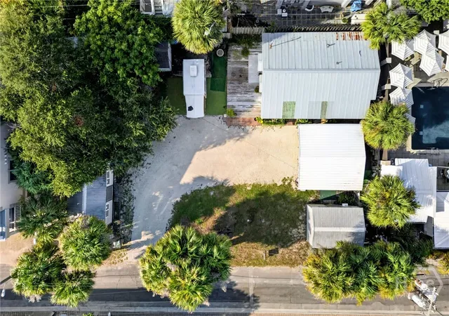 Photo 1 of Single family home for sale at 17 Silver Ave, Tybee Island, GA 31328 | MLS# SA351529 | Listing updated on 2026-09-08