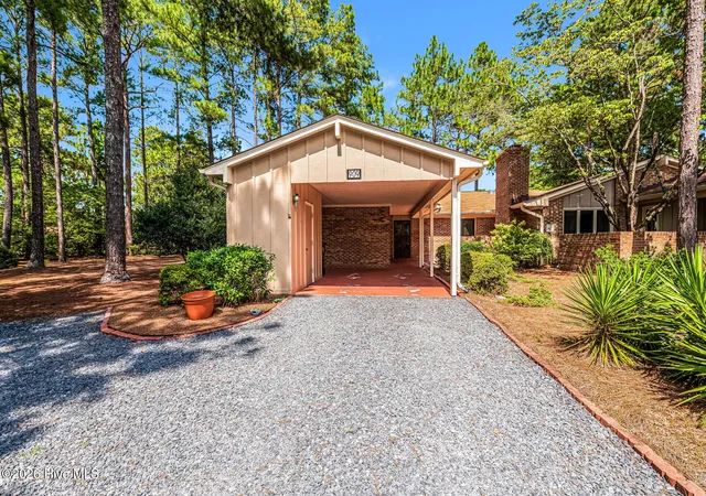 Photo 1 of Single family home for sale at 909 Satinwood Ct, Southern Pines, NC 28387 | MLS# 100598503 | Listing updated on 2026-08-24