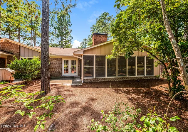 Photo 4 of Single family home for sale at 909 Satinwood Ct, Southern Pines, NC 28387 | MLS# 100598503 | Listing updated on 2026-09-29