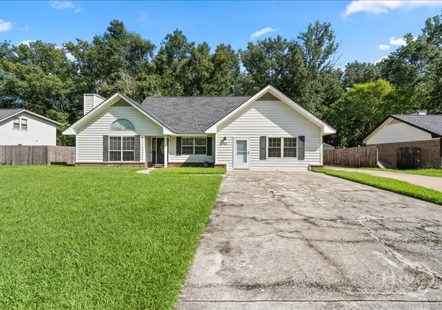 2nd image of 410 Boyd Dr, Richmond Hill, GA 31324 | MLS# SA362106