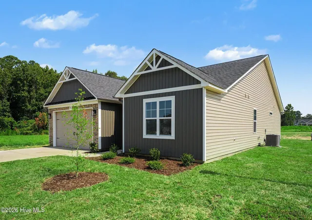 Photo 2 of Single family home for sale at 14 Kizzy Dr, Selma, NC 27576 | MLS# 100582873 | Listing updated on 2026-09-20