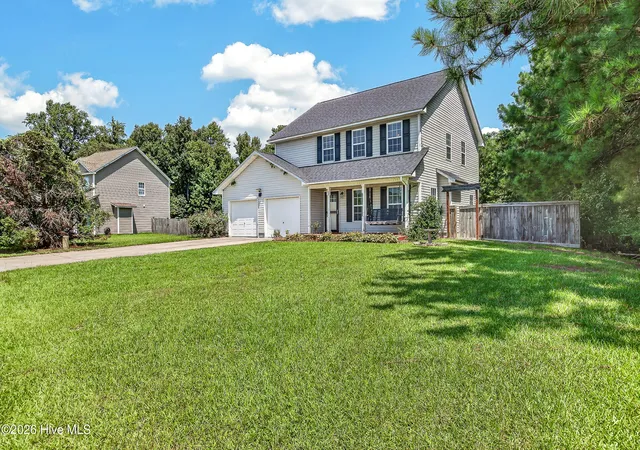 Photo 2 of Single family home for sale at 202 Halibut Ct, Maysville, NC 28555 | MLS# 100598580 | Listing updated on 2026-10-06