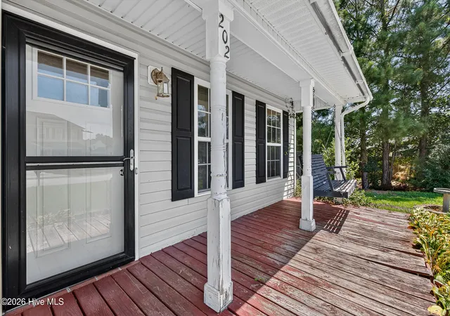Photo 3 of Single family home for sale at 202 Halibut Ct, Maysville, NC 28555 | MLS# 100598580 | Listing updated on 2026-10-06