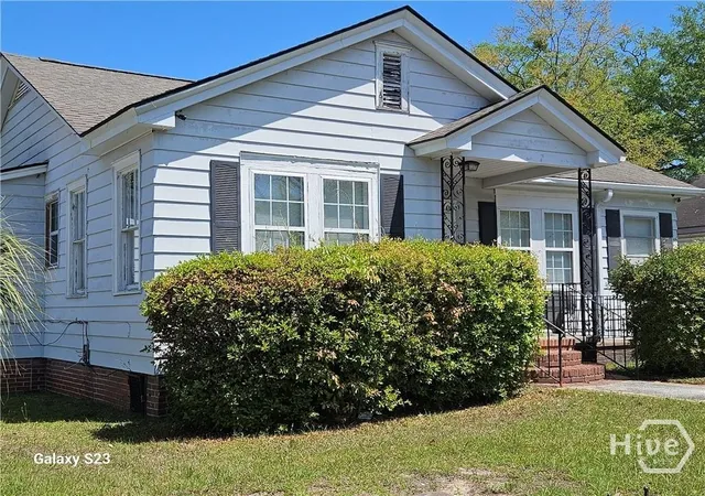 Photo 1 of Single family home for sale at 2010 Bolling St, Savannah, GA 31404 | MLS# SA363069 | Listing updated on 2026-08-23