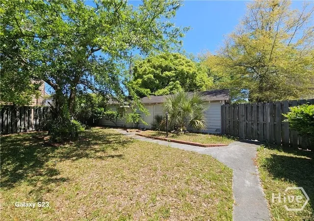 Photo 3 of Single family home for sale at 2010 Bolling St, Savannah, GA 31404 | MLS# SA363069 | Listing updated on 2026-08-23