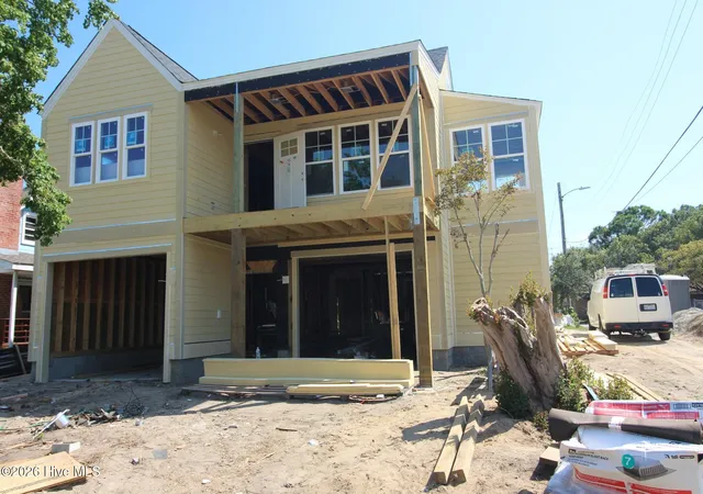 Photo 2 of Single family home for sale at 609 Fisher St, Morehead City, NC 28557 | MLS# 100599075 | Listing updated on 2026-08-28