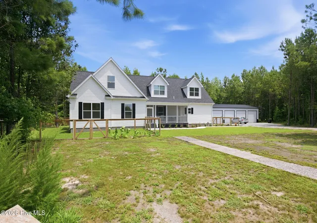 Photo 1 of Single family home for sale at 2986 Old Airport Rd, New Bern, NC 28562 | MLS# 100594165 | Listing updated on 2026-09-17