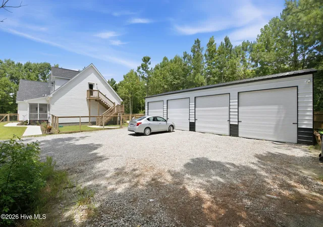 Photo 3 of Single family home for sale at 2986 Old Airport Rd, New Bern, NC 28562 | MLS# 100594165 | Listing updated on 2026-09-17