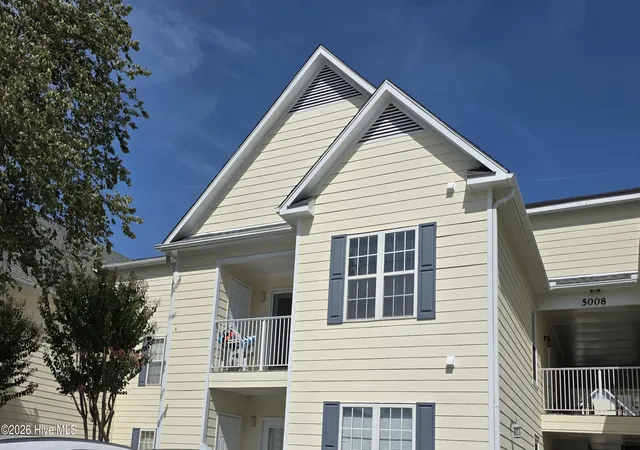 Condo for sale at 5008 Hunters Trl #15, Wilmington, NC 28405 | MLS# 100592779
