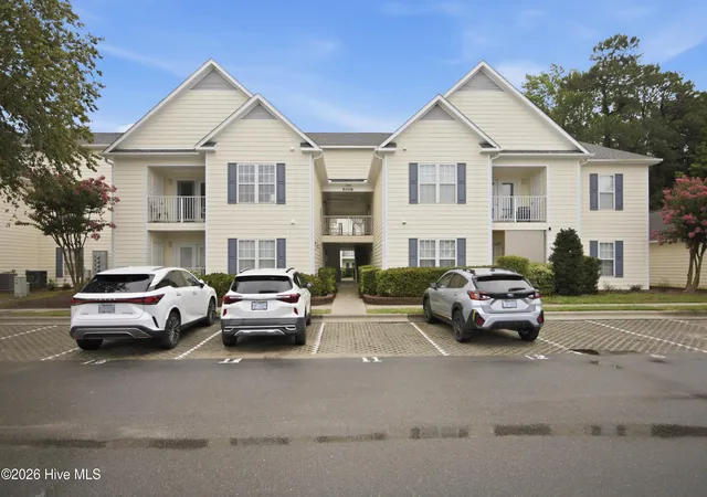 Photo 2 of Condo for sale at 5008 Hunters Trl #15, Wilmington, NC 28405 | MLS# 100592779 | Listing updated on 2026-08-30