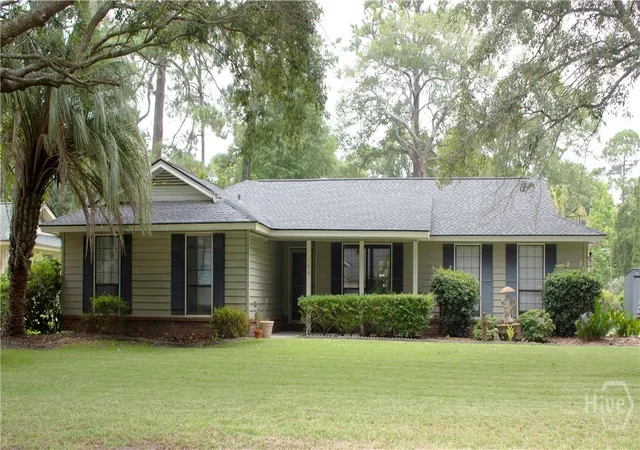 Photo 1 of Single family home for sale at 134 Blue Heron Dr, Savannah, GA 31410 | MLS# SA362046 | Listing updated on 2026-10-09