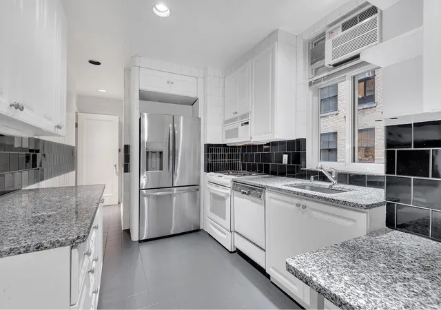 Photo 2 of Sale Pending at 1105 Park Ave #3D, New York City, NY 10128 | MLS# RLS10987831 | Listing updated on 2026-07-31