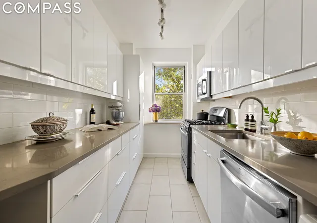 Photo 2 of Sale Pending at 550 Grand St #G3E, New York City, NY 10002 | MLS# RLS11016511 | Listing updated on 2026-08-05