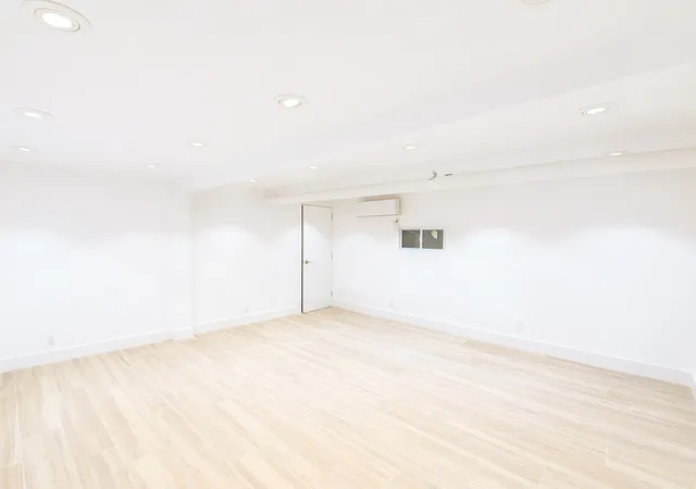 Photo 4 of Townhouse for sale at 53 E 64Th St, New York City, NY 10065 | MLS# RLS10969399 | Listing updated on 2026-08-06