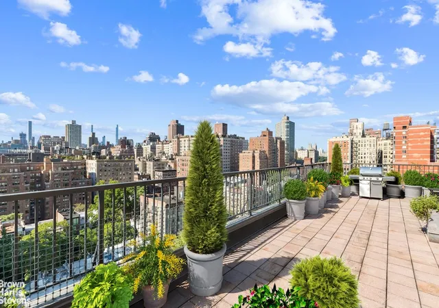 Listing Photo 4 - Condo for sale in building located at 166 E 96Th St, New York, NY 10128 - Unit #PHD
