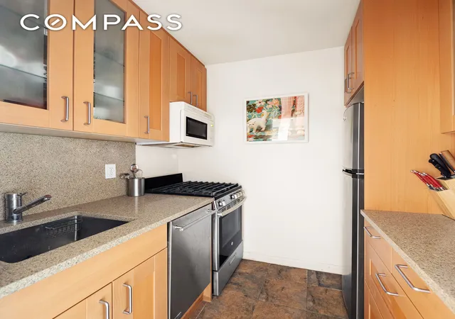Photo 3 of Sale Pending at 309 E 87th Street #7O, New York City, NY 10128 | MLS# RLS11021820 | Listing updated on 2026-08-05
