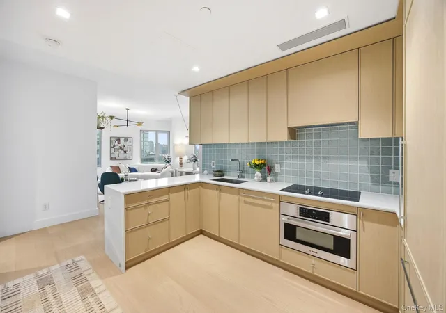 Photo 4 of House for sale at 24-01 Queens Plz N #205, Long Island City, NY 11101 | MLS# RLS20005660 | Listing updated on 2026-08-01