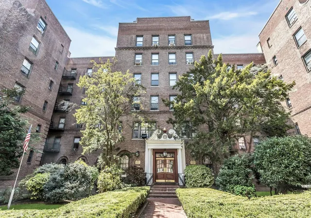 Listing Photo 1 - Condo for sale in building located at 83-80 118Th St, New York, NY 11415 - Unit #3P