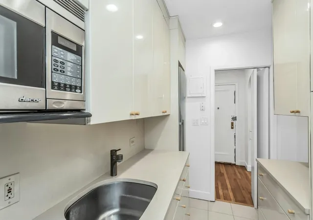 Listing Photo 4 - Condo for sale in building located at 83-80 118Th St, New York, NY 11415 - Unit #3P