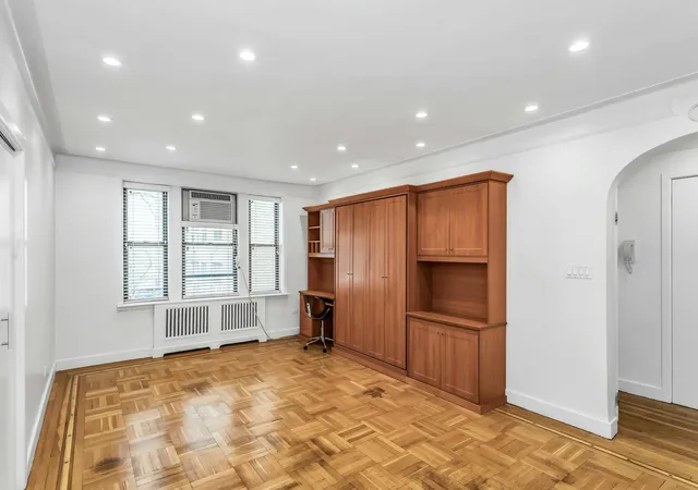 Listing Photo 5 - Condo for sale in building located at 83-80 118Th St, New York, NY 11415 - Unit #3P