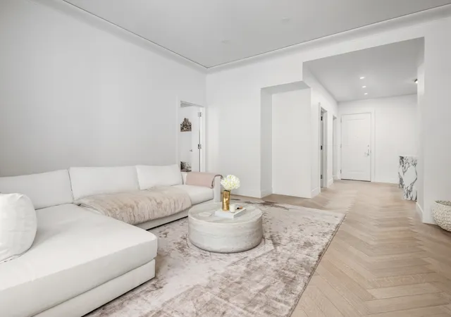 Photo 2 of Single family home for sale at 55 Wall St #602, New York City, NY 10005 | MLS# RLS20019696 | Listing updated on 2026-08-25