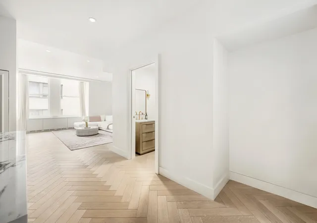 Photo 4 of Single family home for sale at 55 Wall St #602, New York City, NY 10005 | MLS# RLS20019696 | Listing updated on 2026-08-25