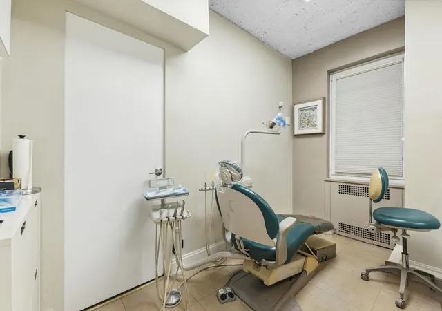 Photo 5 of House for sale at 880 5th Avenue #1J, New York, NY 10021 | MLS# RLS20027518 | Listing updated on 2026-08-22